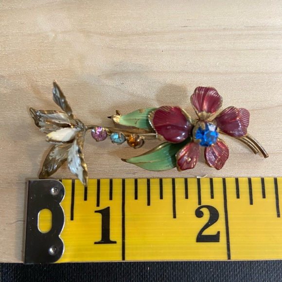 Vintage Austrian made Painted Floral Brooch. - Picture 3 of 6